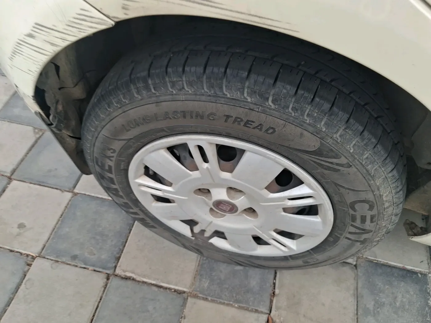 2015 Fiat Punto EVO ACTIVE 1.2, Petrol, Manual, 83,069 km, tyre
