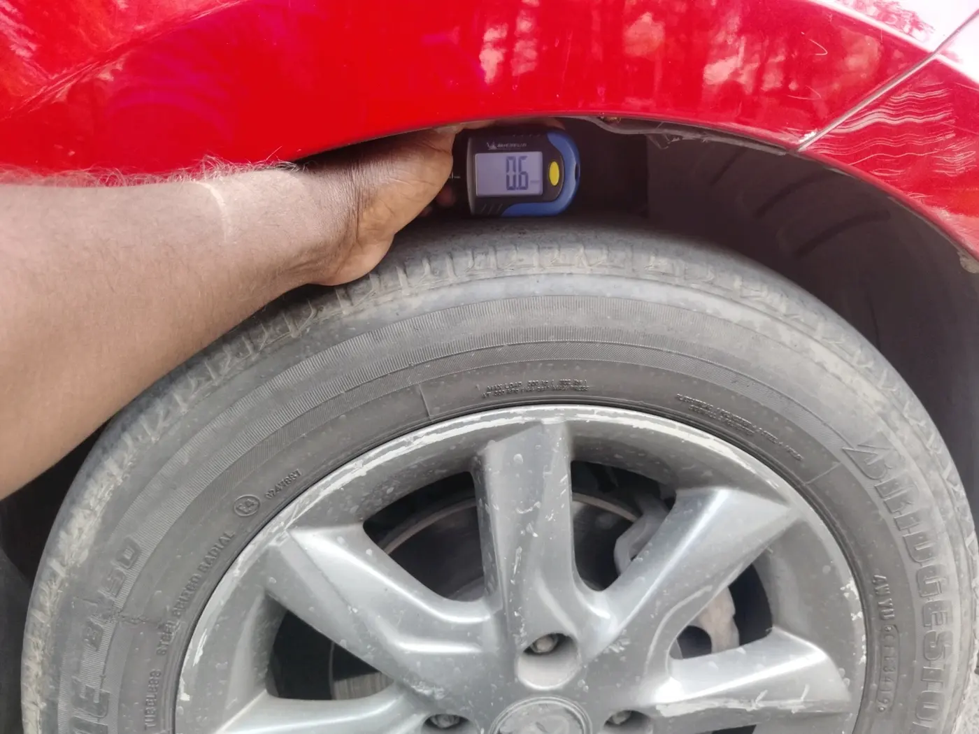 2015 Tata Bolt XT REVOTRON, Petrol, Manual, 1,34,404 km, tyre