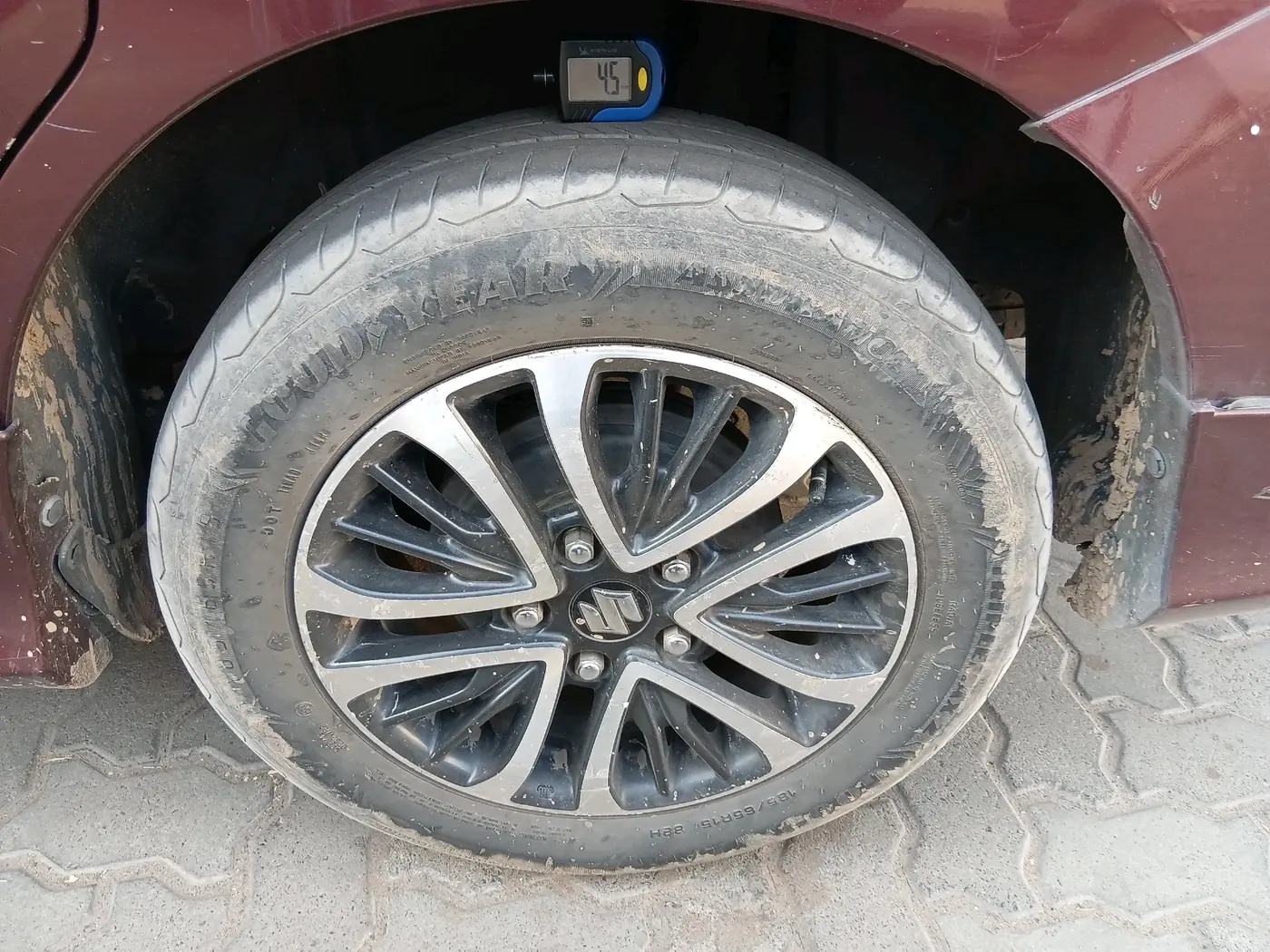 2022 Maruti Ertiga ZXI  CNG, CNG, Manual, 1,12,580 km, tyre