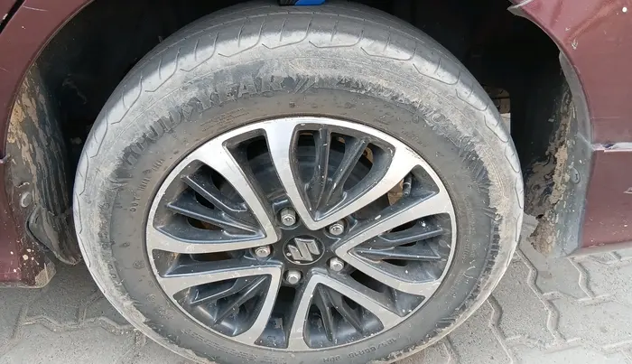 2022 Maruti Ertiga ZXI  CNG, CNG, Manual, 1,08,526 km, tyre