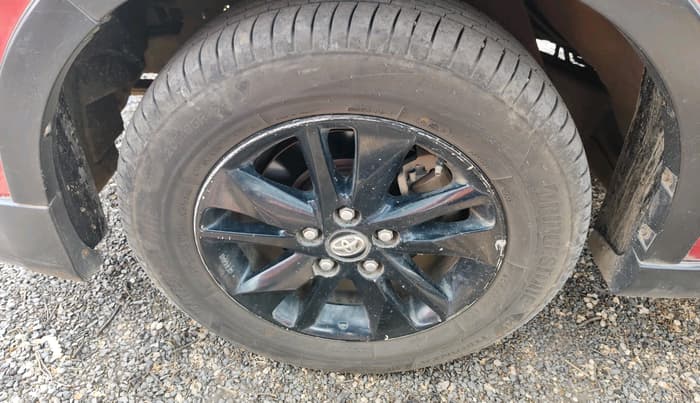 2017 Toyota Innova Crysta TOURING SPORT DIESEL MT, Diesel, Manual, 2,30,329 km, tyre