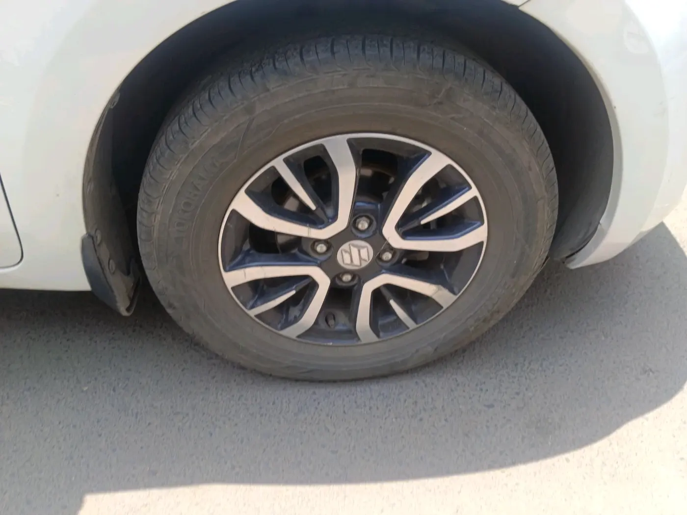 2020 Maruti Swift VXI AMT, Petrol, Automatic, 61,460 km, tyre