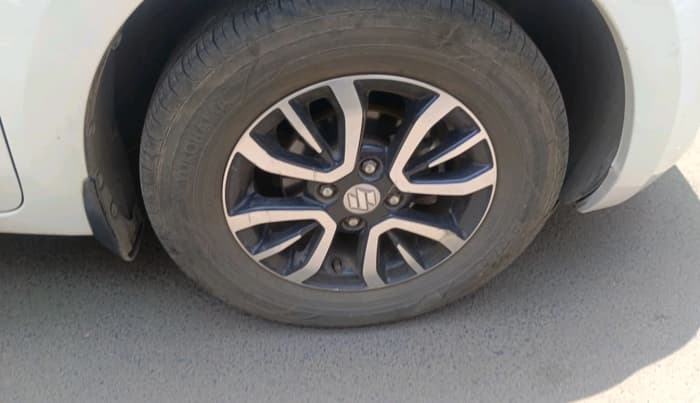 2020 Maruti Swift VXI AMT, Petrol, Automatic, 61,460 km, tyre