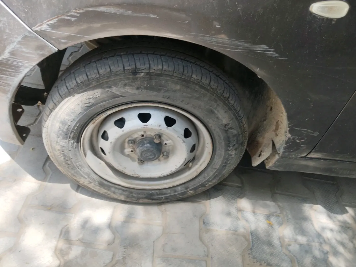 2018 Tata Tiago XE PETROL, Petrol, Manual, 67,474 km, tyre