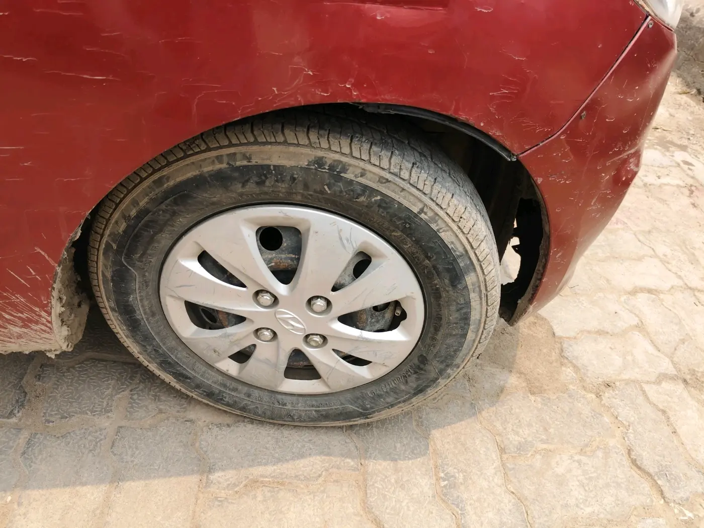 2011 Hyundai i10 MAGNA 1.2, Petrol, Manual, 81,405 km, tyre
