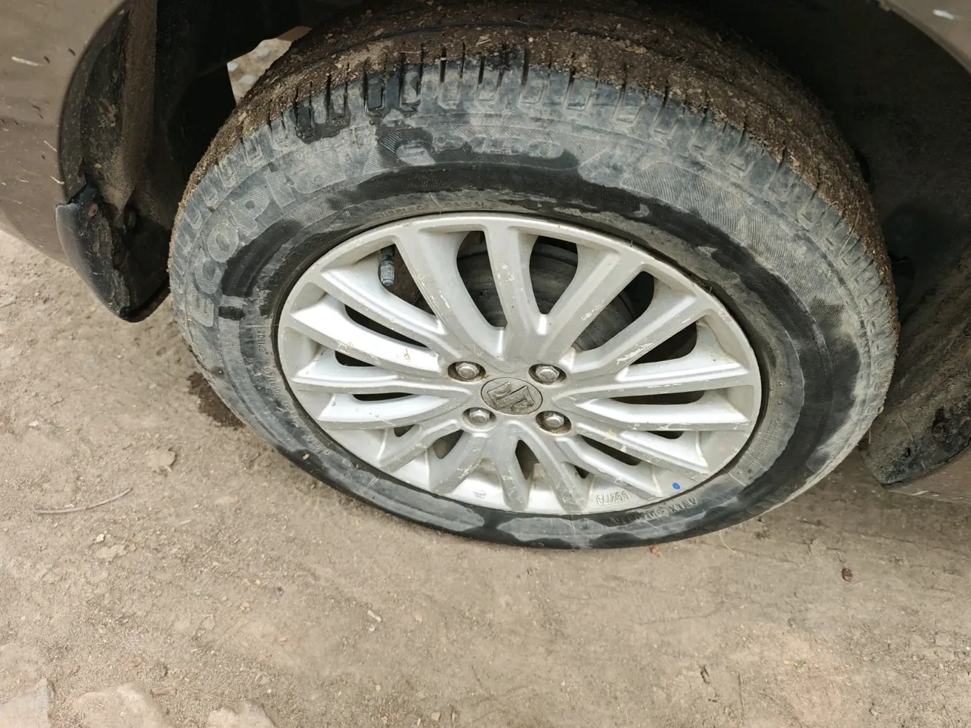 2019 Maruti Dzire ZXI AMT, Petrol, Automatic, 45,974 km, tyre