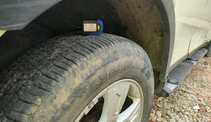 2014 Mahindra XUV500 W8, Diesel, Manual, 51,146 km, tyre