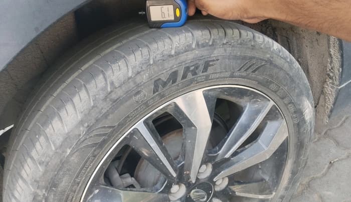 2021 Mahindra XUV300 W8 (O) 1.2 PETROL, Petrol, Manual, 34,145 km, tyre