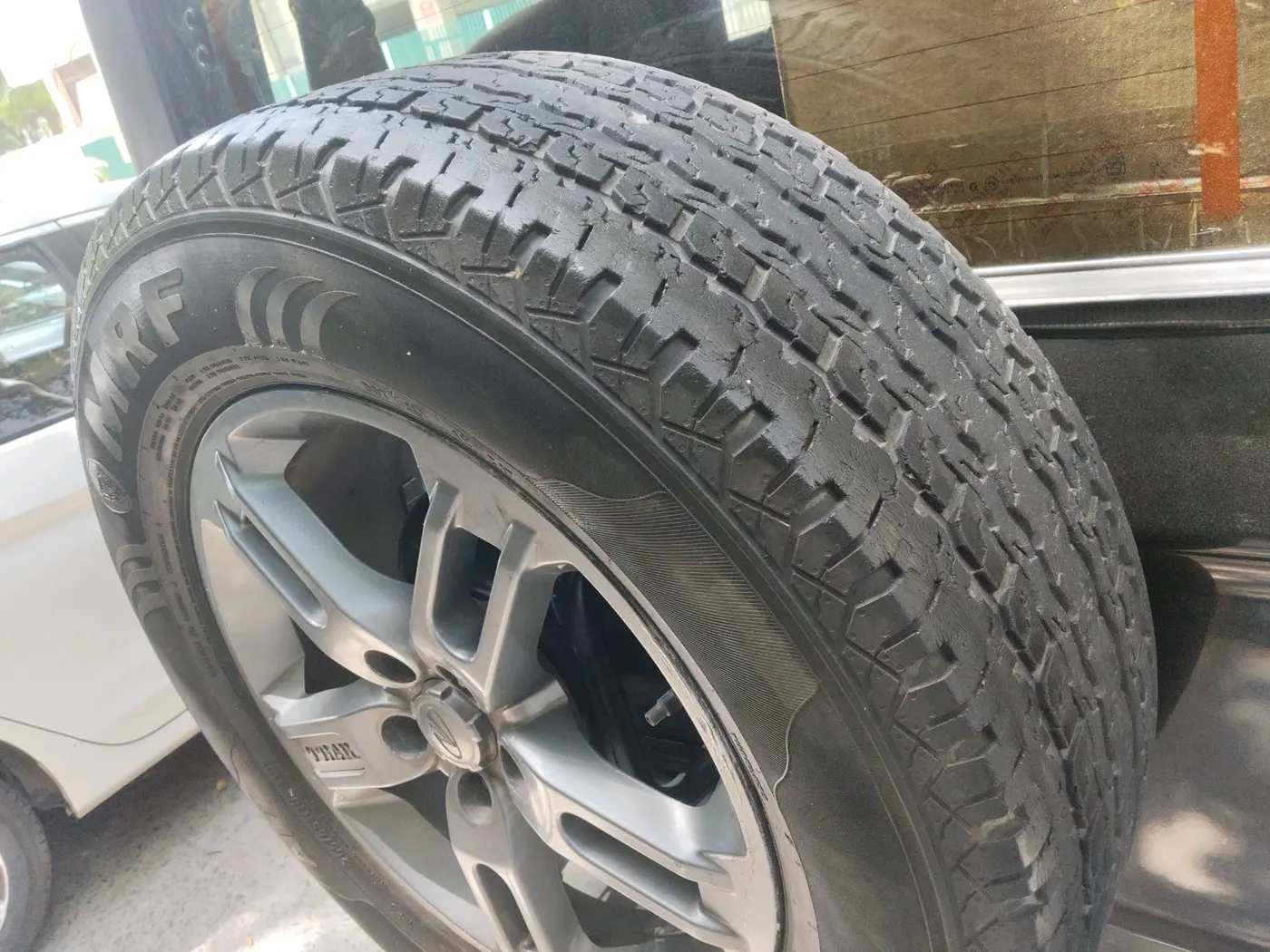 2020 Mahindra Thar LX D AT 4WD HT, Diesel, Automatic, 33,251 km, tyre