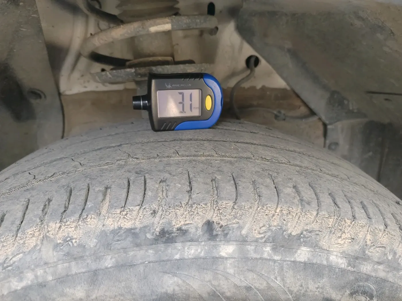 2023 Maruti BREZZA LXI S- CNG, CNG, Manual, 63,796 km, tyre