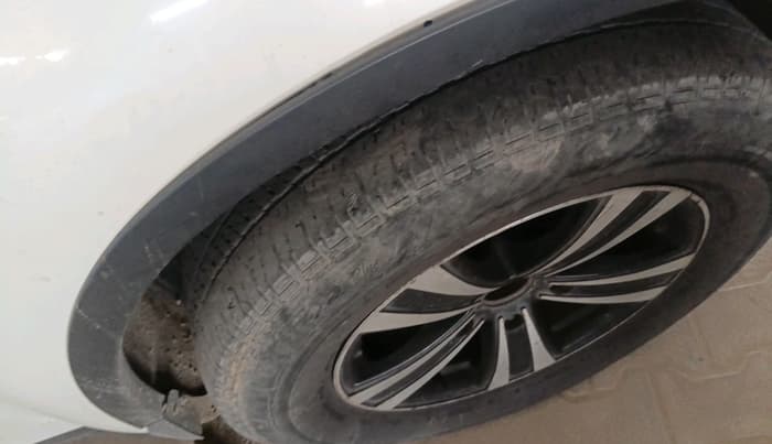 2017 Mahindra XUV500 W6 1.99, Diesel, Manual, 1,54,014 km, tyre