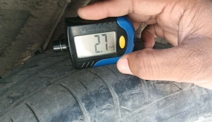 2018 Mahindra KUV 100 NXT K4+ P 6 STR, CNG, Manual, 92,968 km, tyre