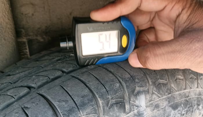 2018 Mahindra KUV 100 NXT K4+ P 6 STR, CNG, Manual, 92,968 km, tyre