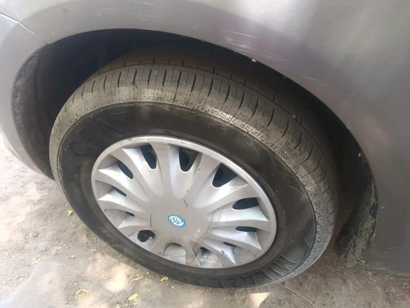 2016 Maruti Swift VXI, Petrol, Manual, 69,535 km, tyre
