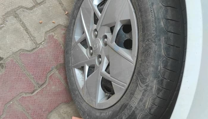 2023 Hyundai Verna EX 1.5 MT, Petrol, Manual, 21,006 km, tyre
