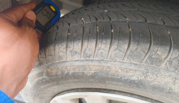 2019 Maruti Dzire VDI, Diesel, Manual, 1,07,074 km, tyre
