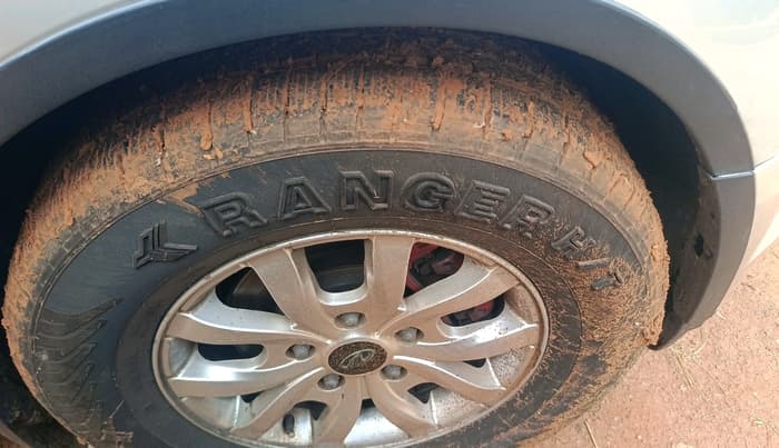 2015 Mahindra XUV500 W8, Diesel, Manual, 1,25,349 km, tyre