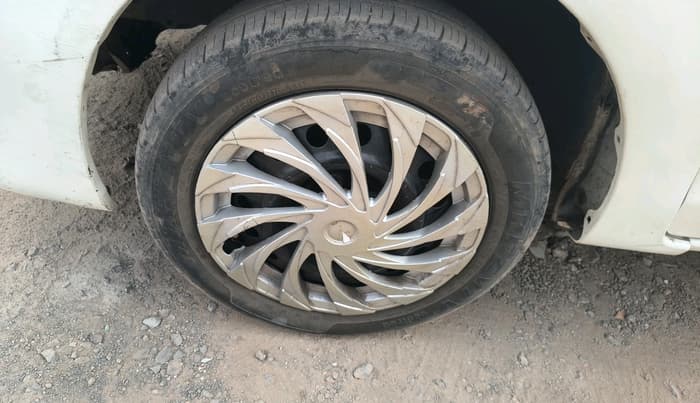 2015 Toyota Etios G, CNG, Manual, 1,08,456 km, tyre