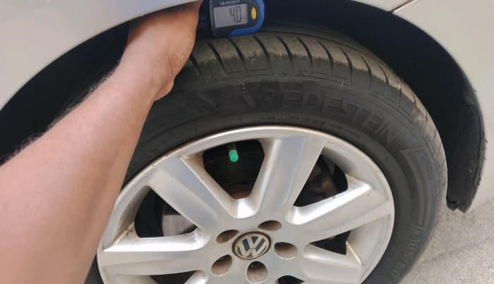 2012 Volkswagen Vento HIGHLINE DIESEL 1.6, Diesel, Manual, 1,78,344 km, tyre