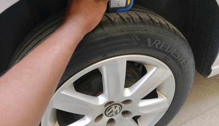 2012 Volkswagen Vento HIGHLINE DIESEL 1.6, Diesel, Manual, 1,78,344 km, tyre