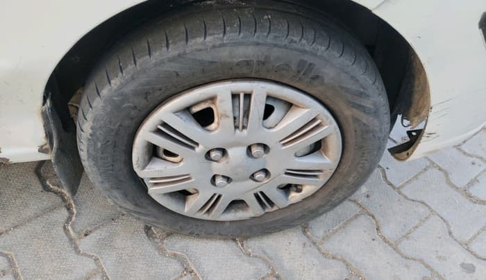 2011 Hyundai Santro Xing GL, CNG, Manual, 1,70,007 km, tyre