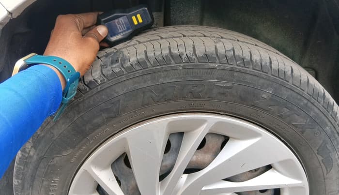 2016 Maruti Ertiga VDI SHVS, Diesel, Manual, 1,45,482 km, tyre