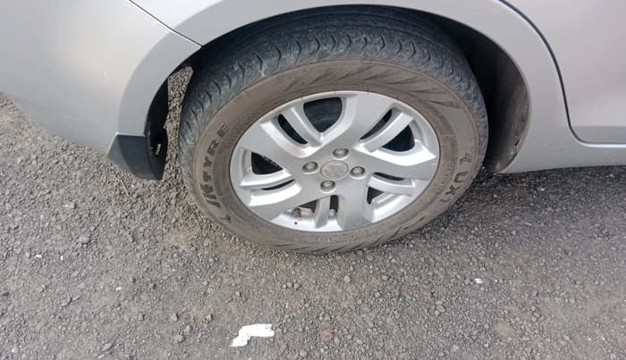 2013 Maruti Swift Dzire ZXI, Petrol, Manual, 87,330 km, tyre