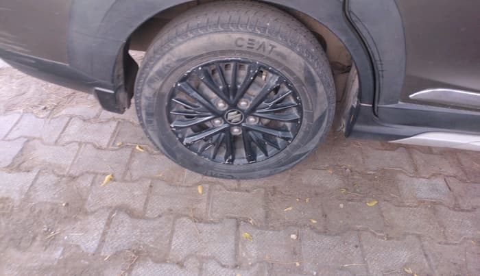 2022 Maruti XL6 ZETA AT, Petrol, Automatic, 81,530 km, tyre