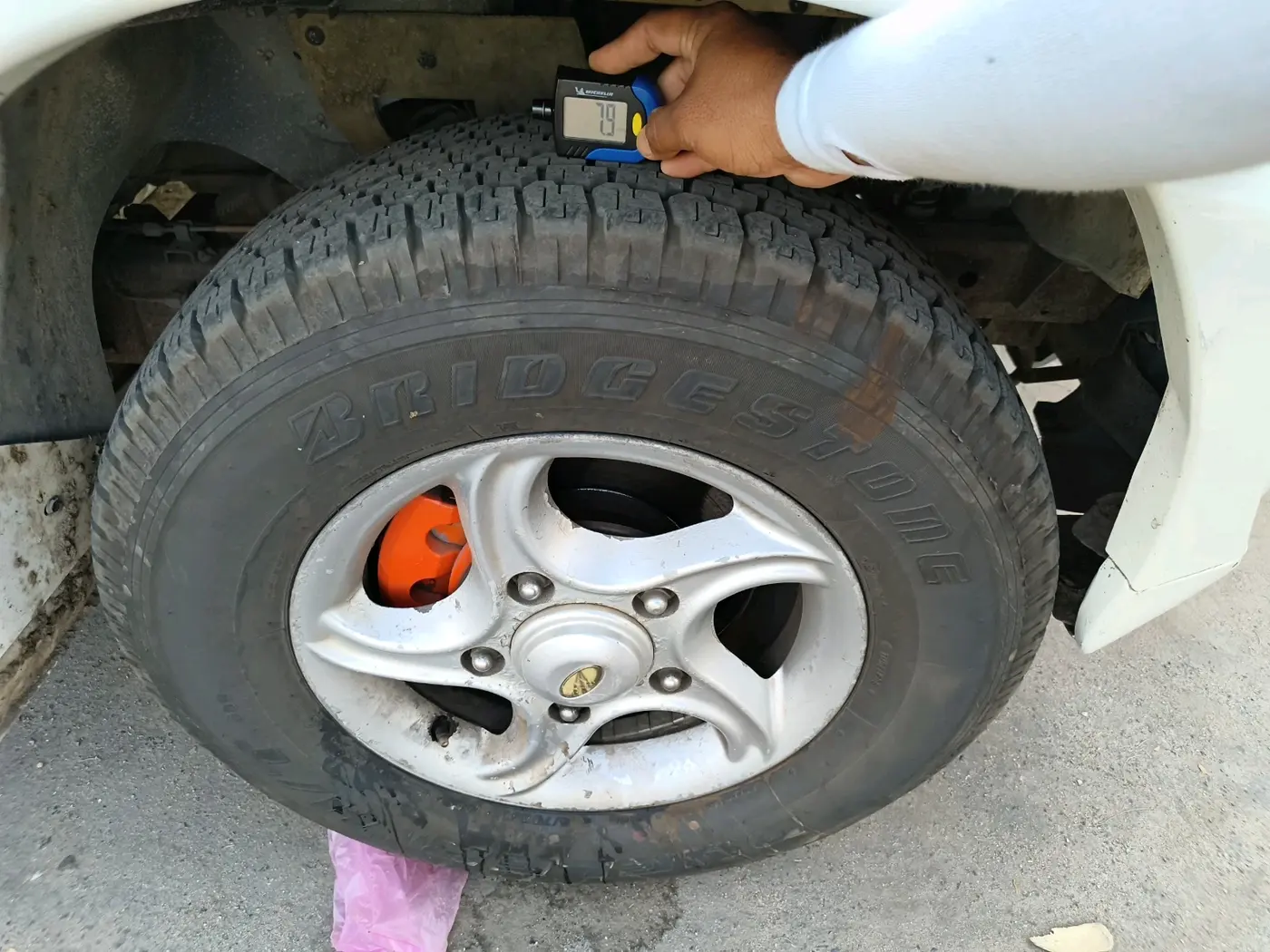 2011 Mahindra Scorpio VLX 2WD AIRBAG, Diesel, Manual, 1,40,000 km, tyre