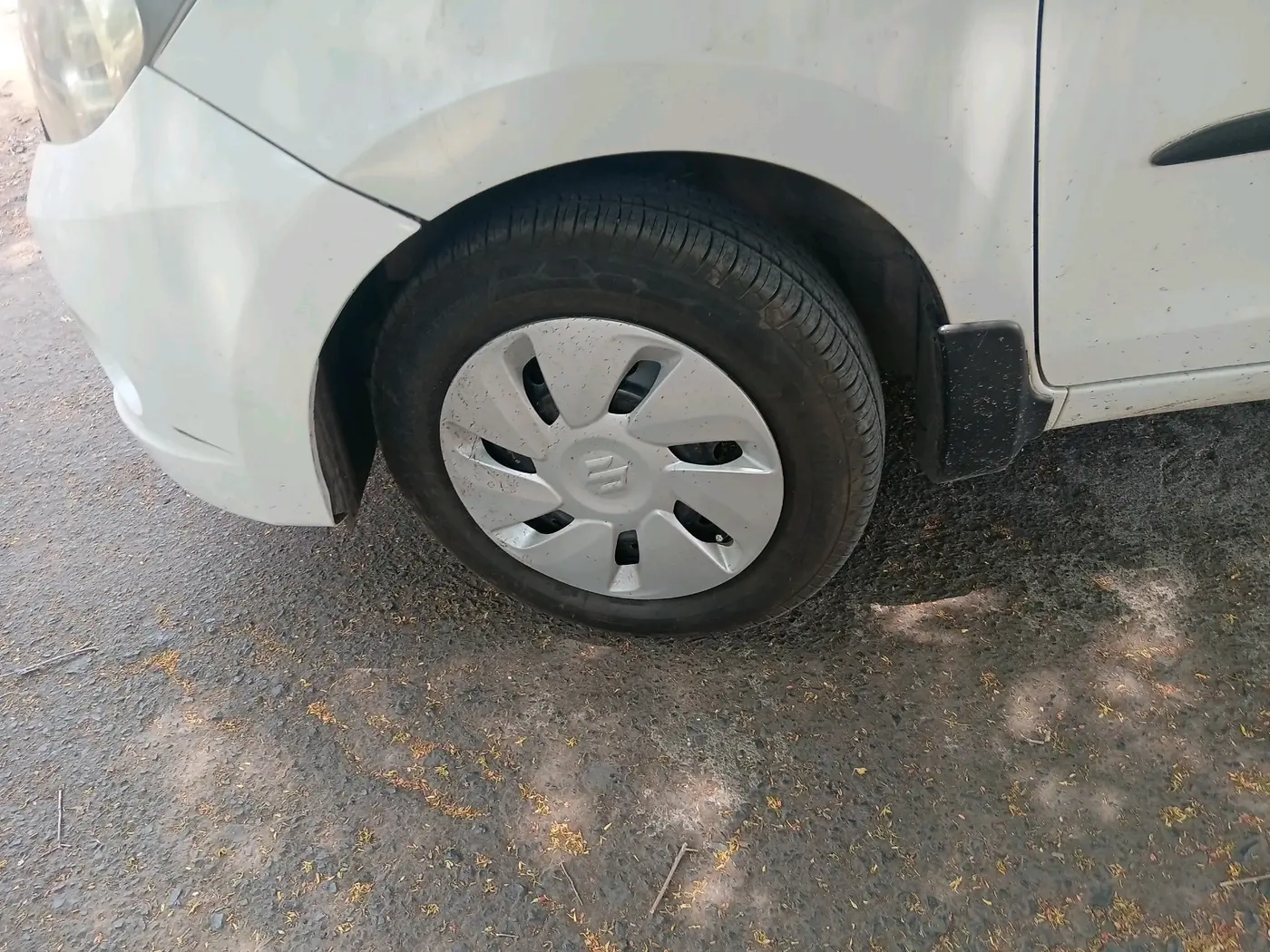 2015 Maruti Celerio VXI AMT, Petrol, Automatic, 1,19,459 km, tyre