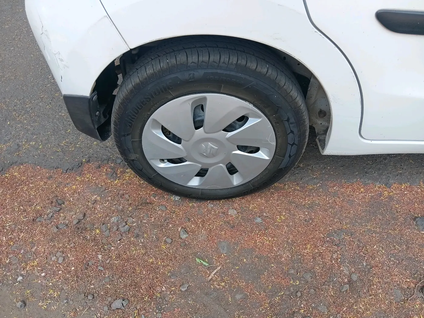 2015 Maruti Celerio VXI AMT, Petrol, Automatic, 1,19,459 km, tyre