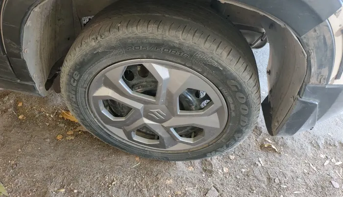 2018 Maruti Vitara Brezza VDI, Diesel, Manual, 1,74,604 km, tyre