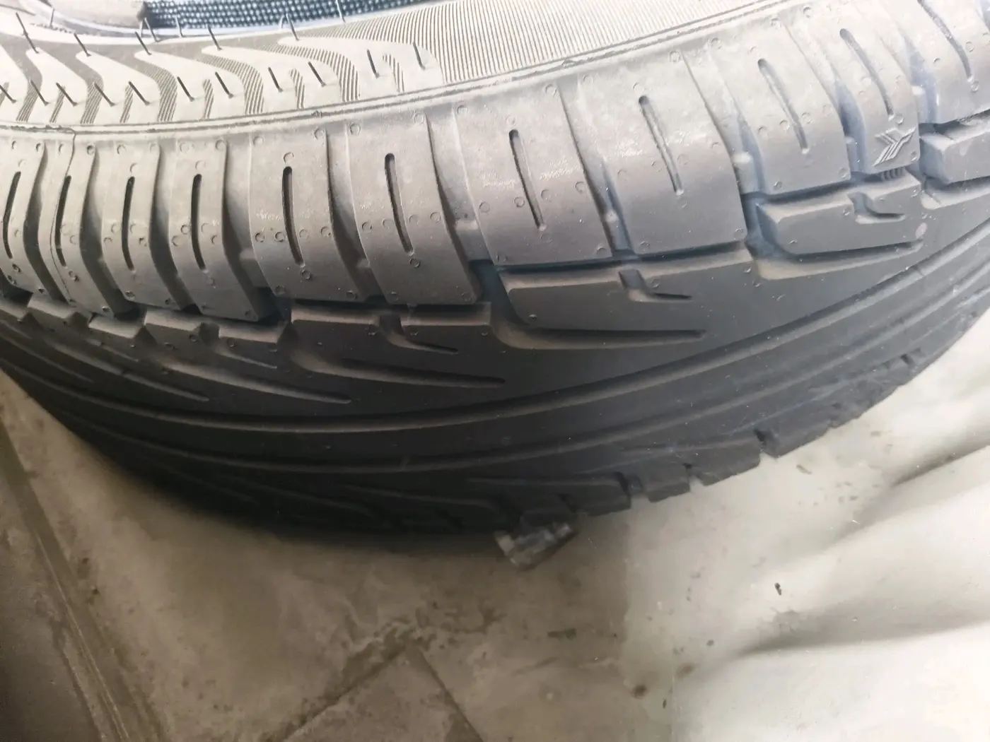 2015 Maruti S Cross ZETA 1.3, Diesel, Manual, 1,02,157 km, tyre