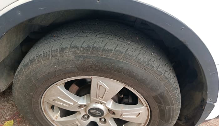 2012 Mahindra XUV500 W8, Diesel, Manual, 1,50,073 km, tyre
