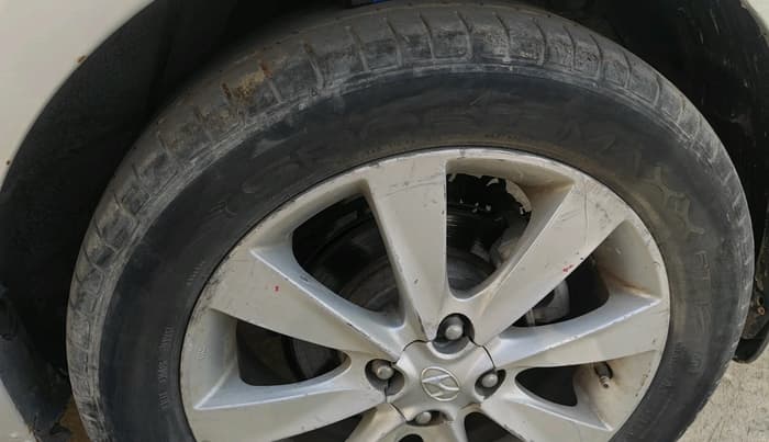 2011 Hyundai Verna FLUIDIC 1.6 CRDI SX, Diesel, Manual, 1,24,406 km, tyre