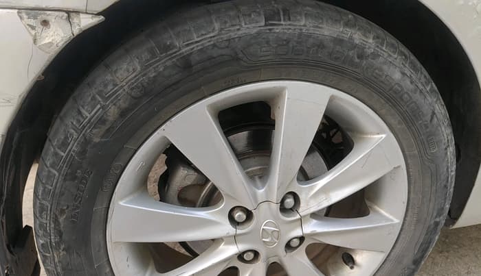 2011 Hyundai Verna FLUIDIC 1.6 CRDI SX, Diesel, Manual, 1,24,406 km, tyre