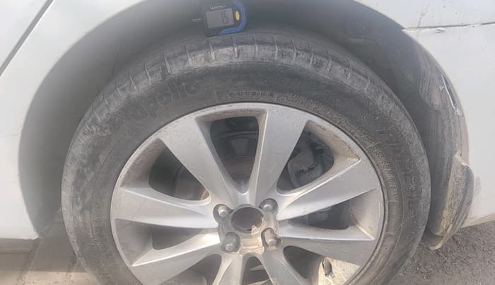2012 Hyundai Verna FLUIDIC 1.6 CRDI SX, Diesel, Manual, 1,90,222 km, tyre