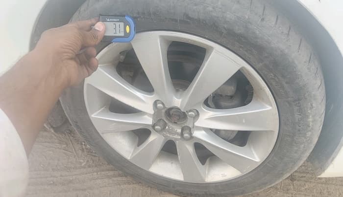 2012 Hyundai Verna FLUIDIC 1.6 CRDI SX, Diesel, Manual, 1,90,222 km, tyre
