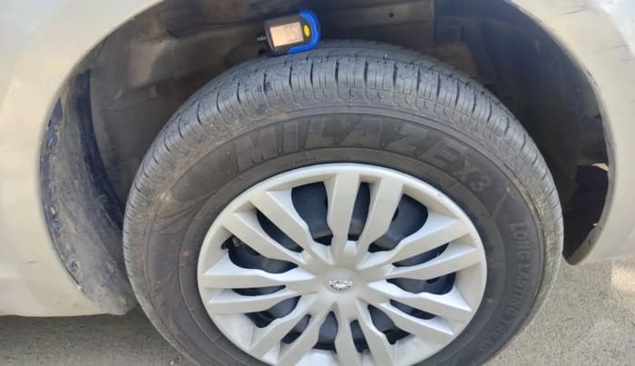 2014 Maruti Swift Dzire VXI, Petrol, Manual, 65,220 km, tyre