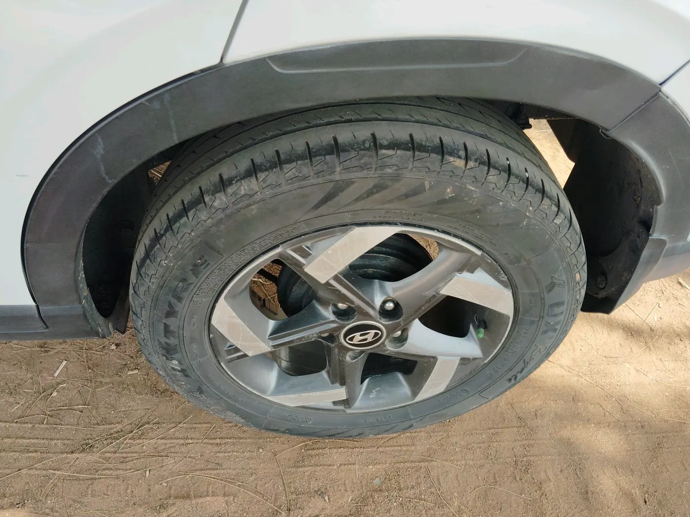 2021 Hyundai VENUE SX 1.5 CRDI, Diesel, Manual, 1,23,749 km, tyre