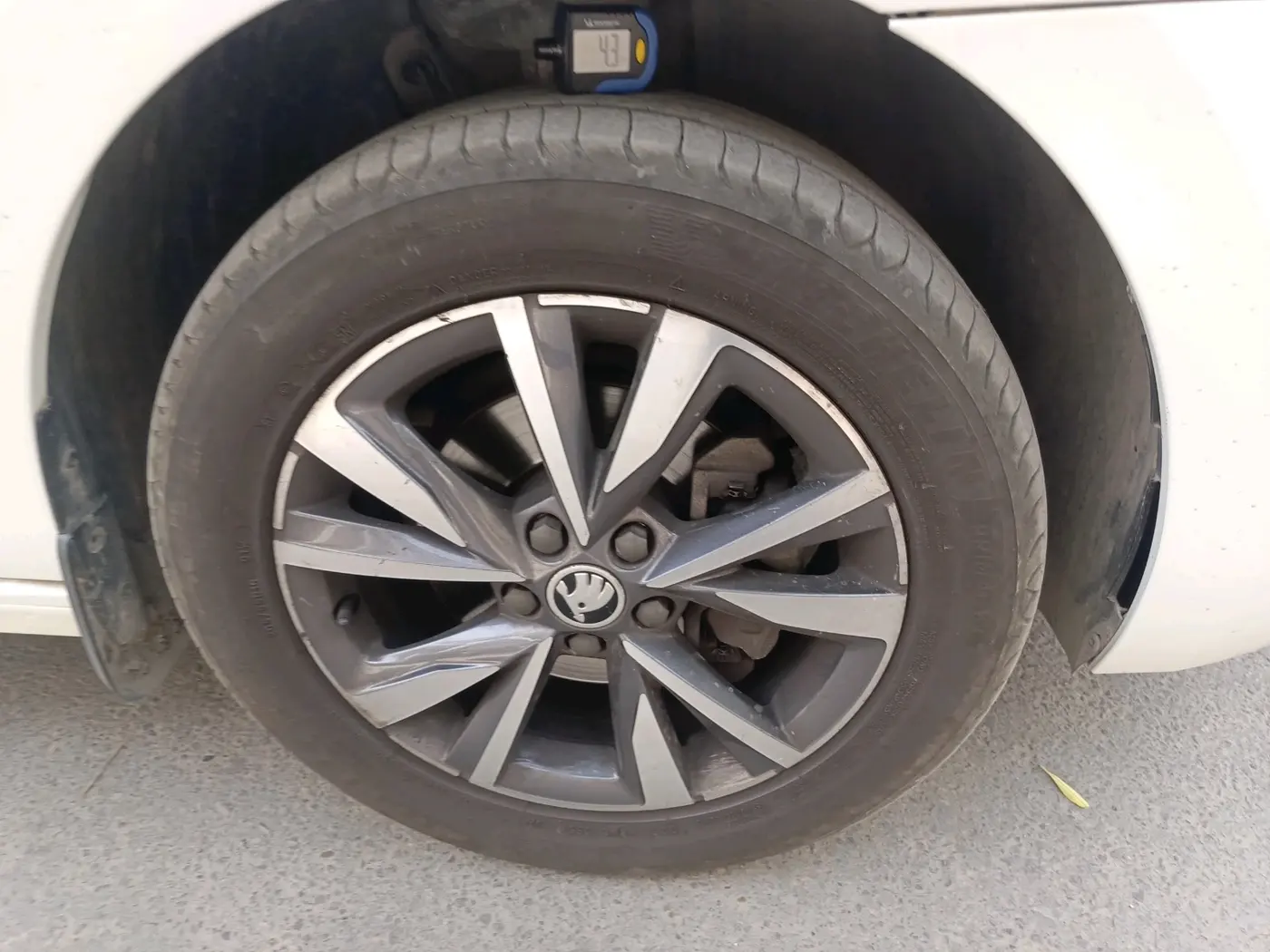 2023 Skoda SLAVIA STYLE 1.0L TSI AT, Petrol, Automatic, 76,500 km, tyre