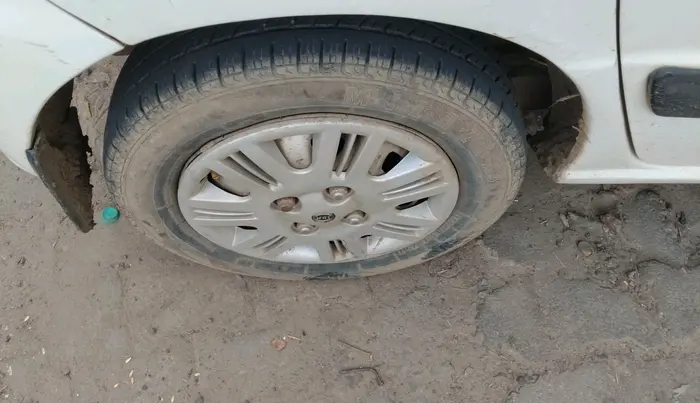 2012 Hyundai Santro Xing GL PLUS, CNG, Manual, 1,09,675 km, tyre