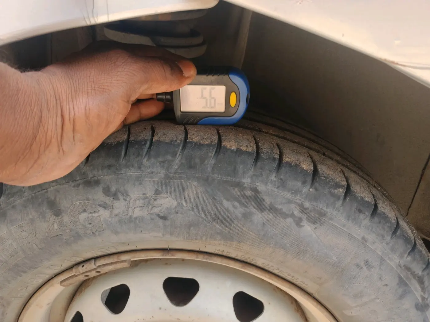 2016 Tata Indica EV2 LS, Diesel, Manual, 1,16,843 km, tyre