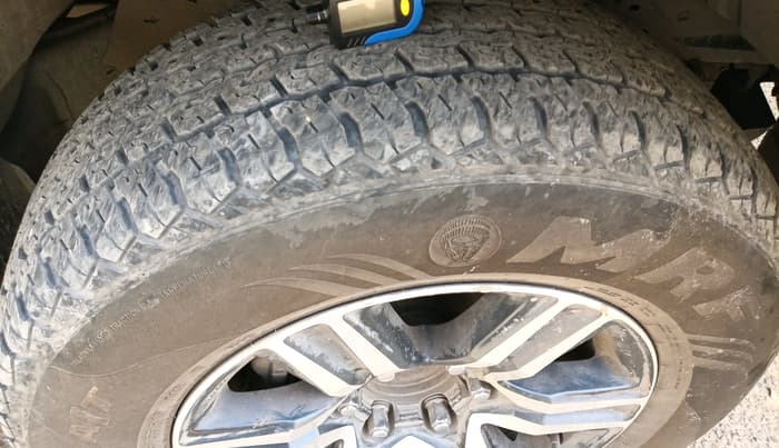 2017 Toyota Fortuner 2.8 4X2 AT, Diesel, Automatic, 2,66,086 km, tyre