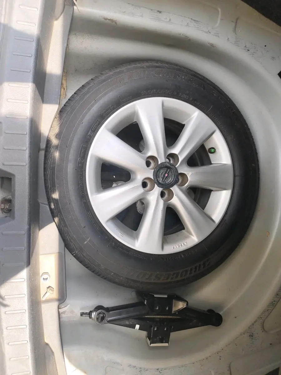 2013 Toyota Corolla Altis VL AT PETROL, Petrol, Automatic, 91,179 km, tyre
