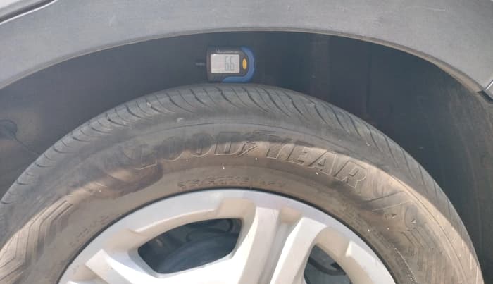 2020 KIA SONET HTX 1.5, Diesel, Manual, 1,03,810 km, tyre