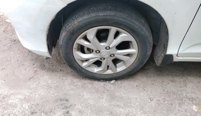 2019 Honda Amaze 1.2L I-VTEC V, Petrol, Manual, 31,890 km, tyre