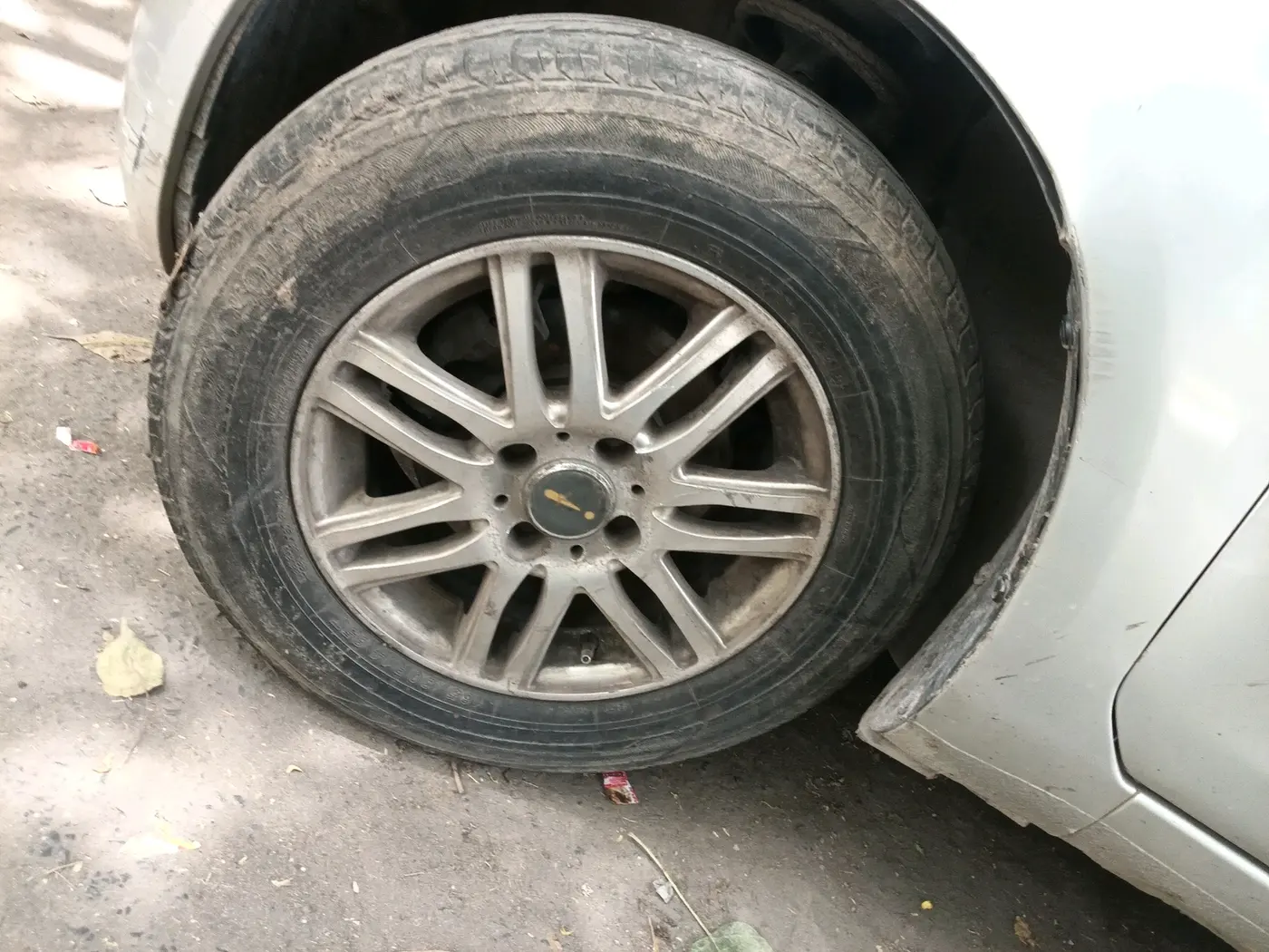 2011 Maruti Ritz LXI, CNG, Manual, 1,02,288 km, tyre