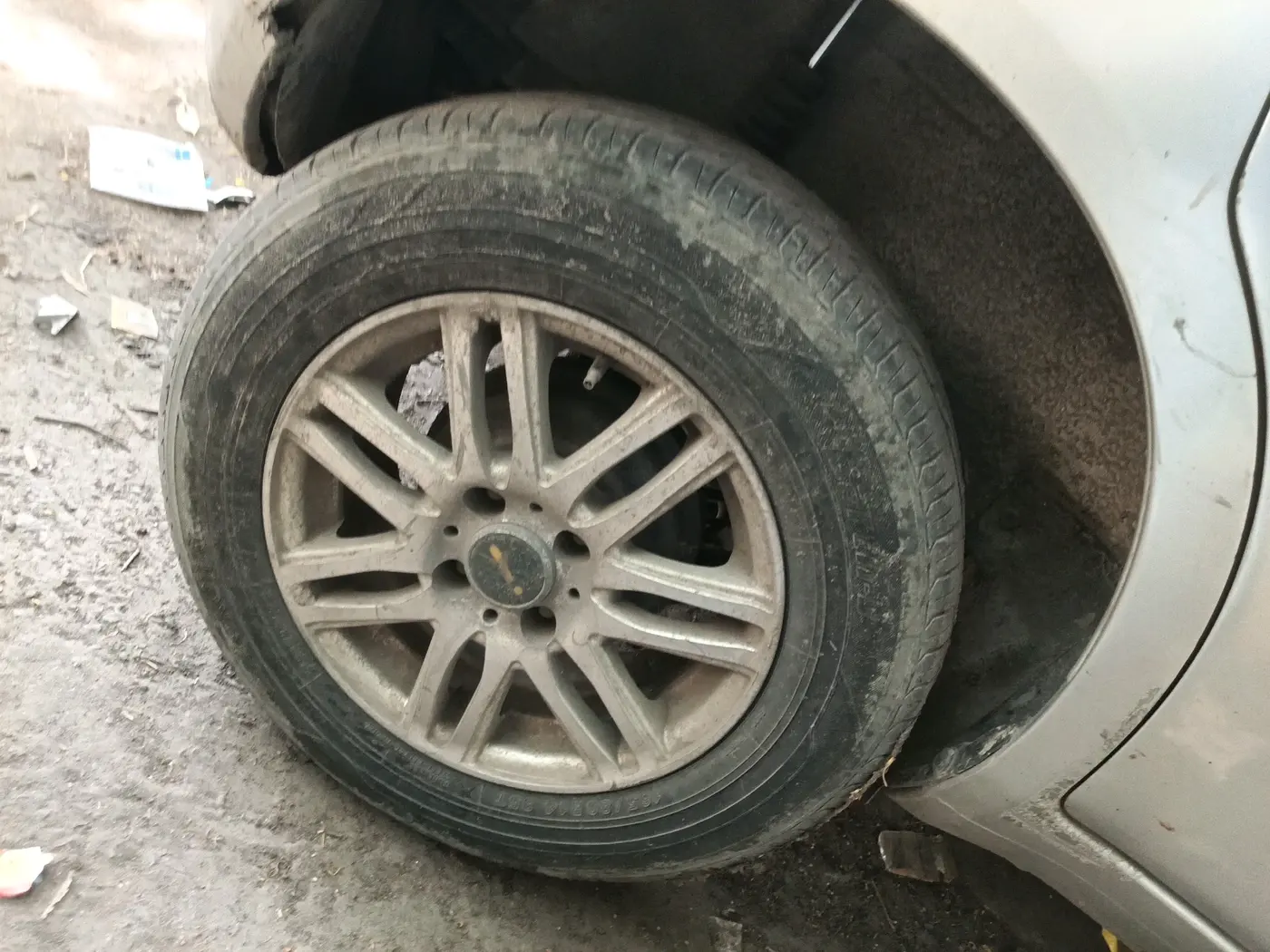 2011 Maruti Ritz LXI, CNG, Manual, 1,02,288 km, tyre