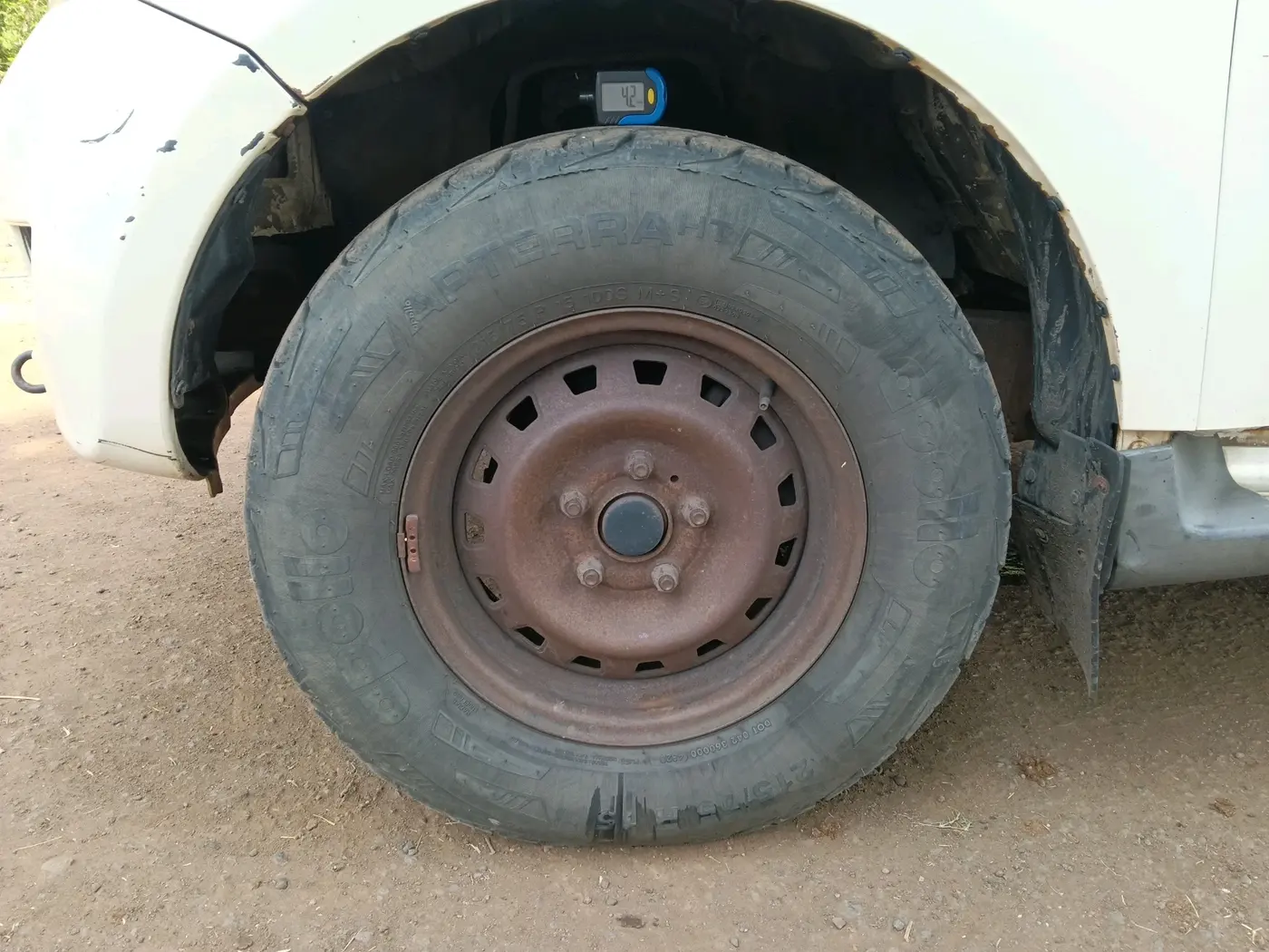 2011 Mahindra Xylo E4 BS-III, Diesel, Manual, 2,79,810 km, tyre